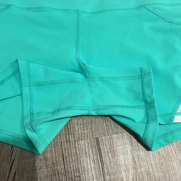 Born Primitive - Booty Activewear Shorts - Size XL - Bluish/Green - Picture 5 of 9